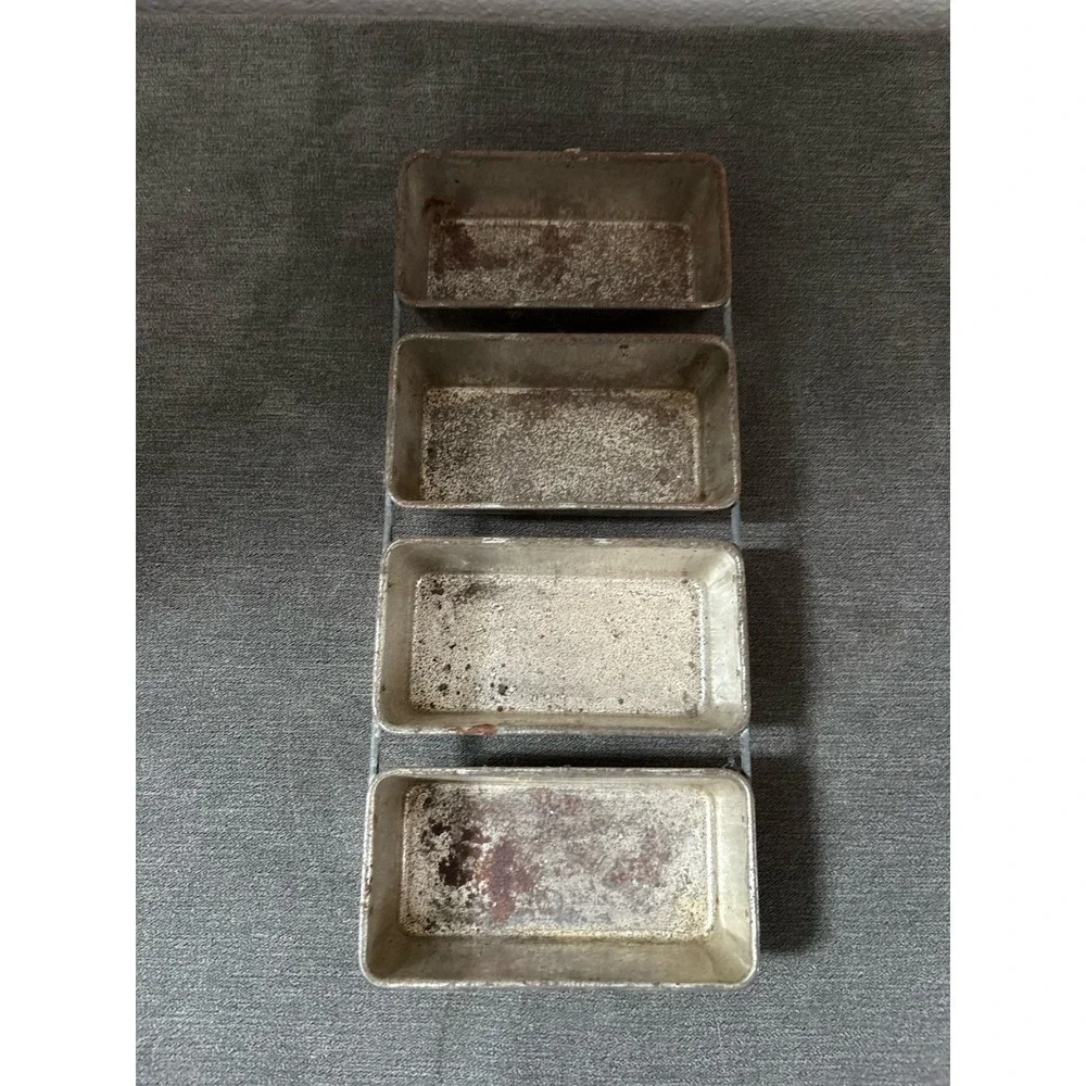 1 Industrial Bread Loaf Pan 4 Strap Metal Baking Bakery Trinket Shelf Storage